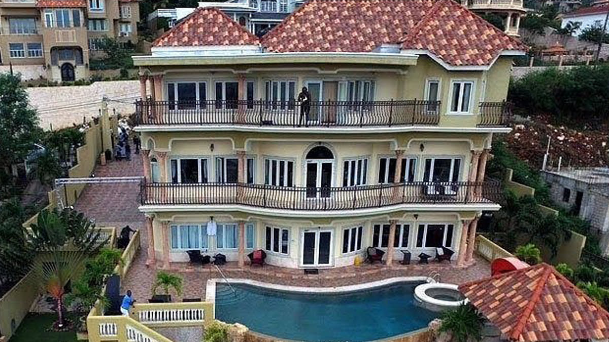 Chris Gayle's mansion