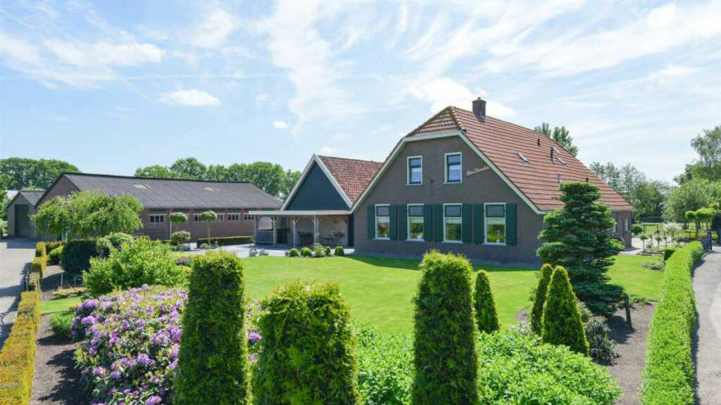 Donny Van De Beek House 